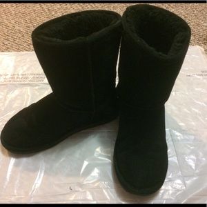 Black bear paw snow boots